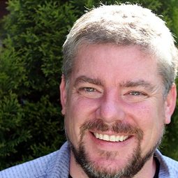 Dan Nachtrab 飾演 Narrator (voice)