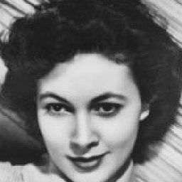 Barbara White 飾演 Molly Sinclair Lucian