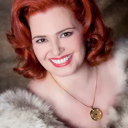 Florina Kendrick 飾演 Dracula's Bride