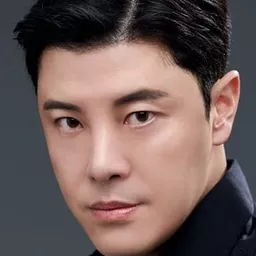 Kim Seong-beom 飾演 Detective