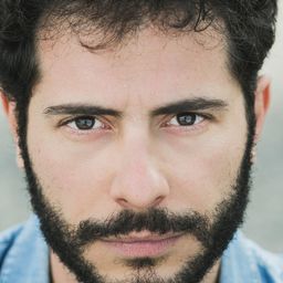 Daniele De Angelis 飾演 Valerio