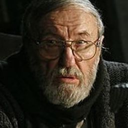 Bořík Procházka 飾演 Farár