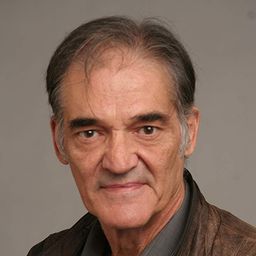 Ed Trotta 飾演 Sir Edward's Captain (voice)