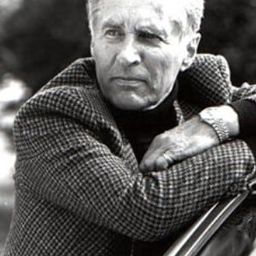 George Mikell 飾演 Necke