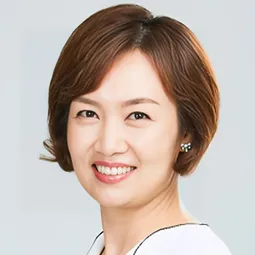 Han Hee-jung - 上流社會演員 飾演Member of National Assembly 2 / Invited Guest Before Reopening