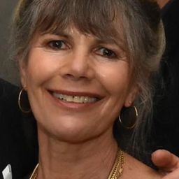 Caz Lederman - The Finder演員 飾演Judy Wheelen