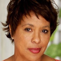 Angela Elayne Gibbs - 天降真愛演員 飾演Donna