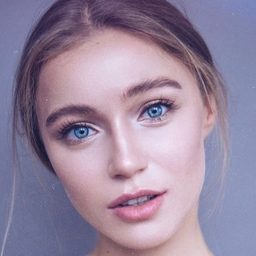 Arina Postnikova 飾演 Asya