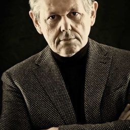 Hans-Maria Darnov - 咁高咁大演員 飾演Hubert