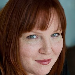 Kathleen Fortin 飾演 Rose