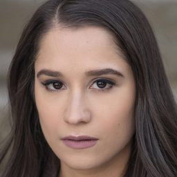 Michelle Macedo 飾演 Poppy