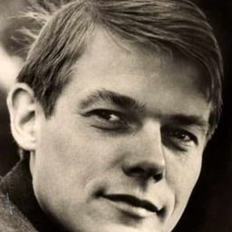 Klaus Piontek 飾演 SS Officer Thiesdorf