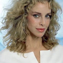 Sydne Rome 飾演 Madre di Sandra