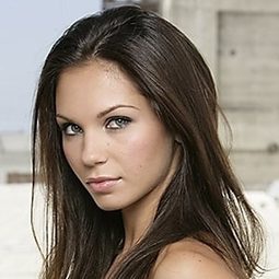 Katerina Mikailenko - 老板殺演員 飾演Billie Lewis