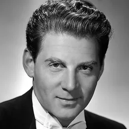 Jean-Pierre Aumont - Golden Arrow演員 飾演Andre Marchand