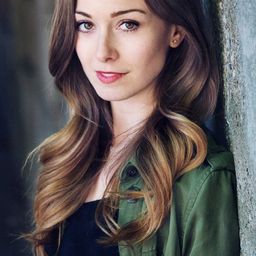 Amy Groening 飾演 Dispatch