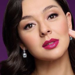 Marina Kravets 飾演 Зина/ведущая «Конфетки» - во сне