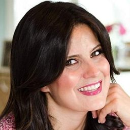 Dawn McCoy 飾演 Sharon