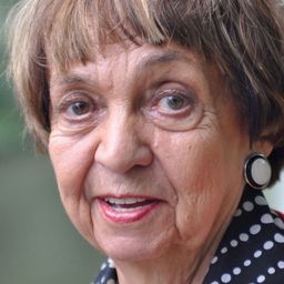 Us Conradi 飾演 Frau Arnim