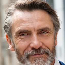 Lucas Tavernier - Nona演員 飾演Dr. Jourdan Reed