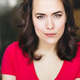 Carinne Leduc - Pure演員 飾演Bartender