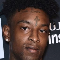 21 Savage 飾演 Self