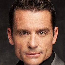 Ben Wilkinson - 超時空亞當計畫演員 飾演Derek