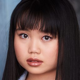 Thalia Tran 飾演 Raina