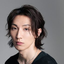 Daisuke Sambongi 飾演 Fire Candle