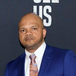 Kevin Richardson - 中央公園五罪犯演員 飾演Self