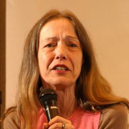 Barbara Coles 飾演 of Woman