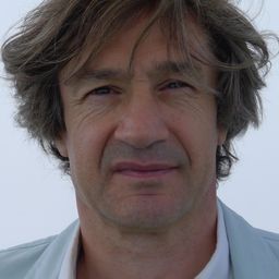 Philippe Jacq 飾演 Lukas