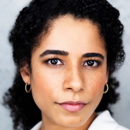 Ilda Mason - 芳魂蕩漾演員 飾演Young Woman