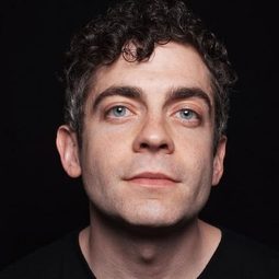 Jack Ferver 飾演 Pascal