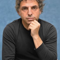 Etgar Keret 飾演 (on sam)