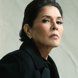 希爾達·科羅內爾 飾演 Regina Torres