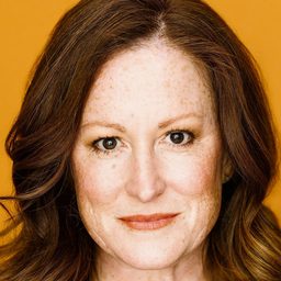 Stacey Moseley 飾演 Gloria