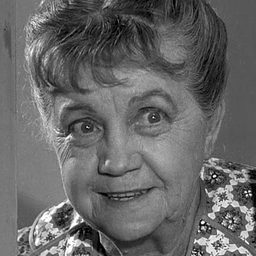 Cheerio Meredith 飾演 Grandmother Peabody