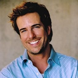 格蘭特·喬治 飾演 Daniel (voice)