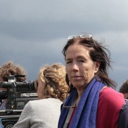 辛西婭·貝特 - The Invisible Frame導演