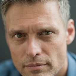 史蒂芬·班靈頓 - 生化危機之變種生還者演員 飾演Mr. White