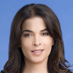 安娜貝拉·西歐拉 - 真情世界演員 飾演Linda