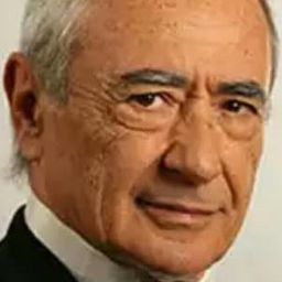 Alberto Alonso 飾演 Rafael Suárez