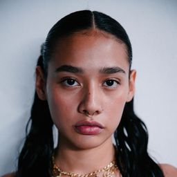 莉姿·瑟琳妮 飾演 