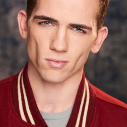 Bryce McKinney - 魘曲演員 飾演Actor