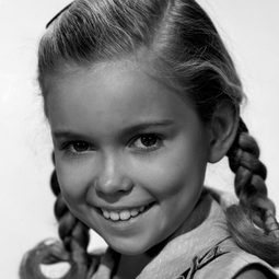 Mimi Gibson - 101斑點狗演員 飾演Lucky (voice)