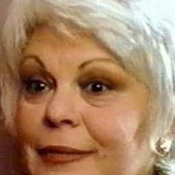 Germana Dominici 飾演 Taxi driver