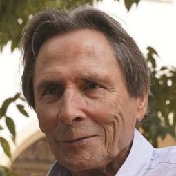 Mário Barroso 飾演 Camilo Castelo Branco