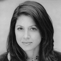 Noelle Parker 飾演 Veronica