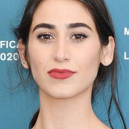 瑪莉亞·札克 飾演 Sr. Marie